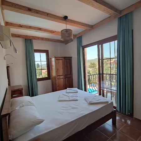 Ami Tai-candle Light