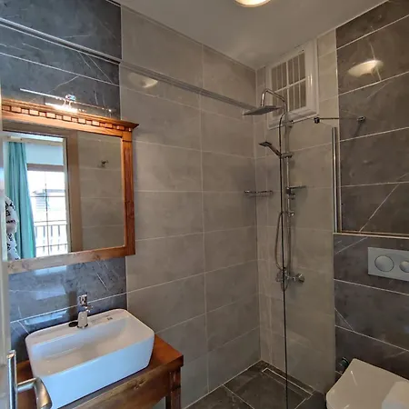 Ami Tai-candle Light فندق