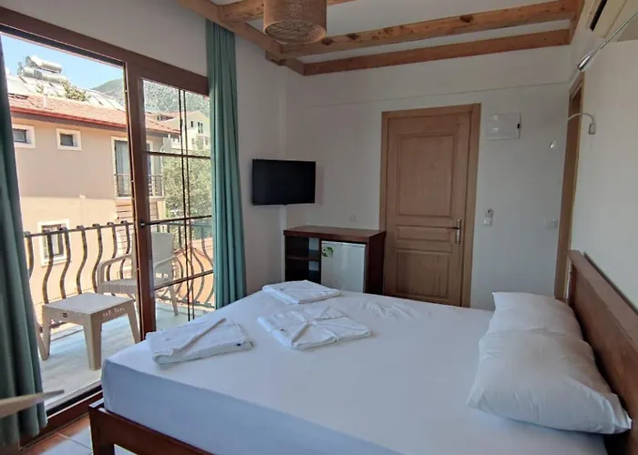 Ami Tai-candle Light